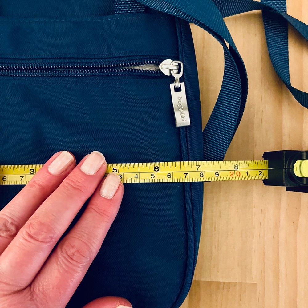New Baggallini Dark Teal/Navy Crossbody Bag! - Picture 8 of 10